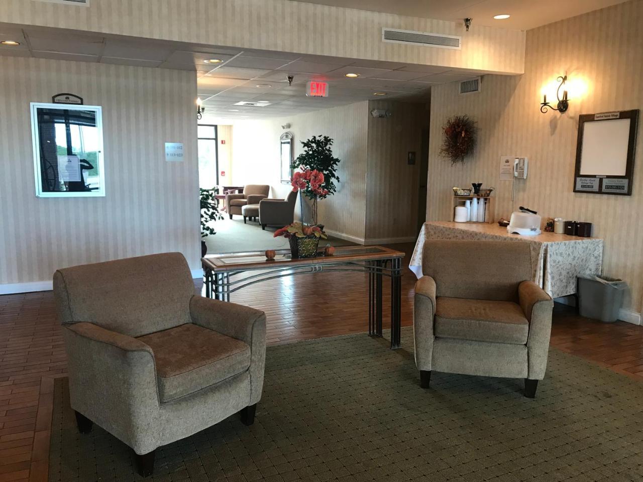 Hotel Amish Village